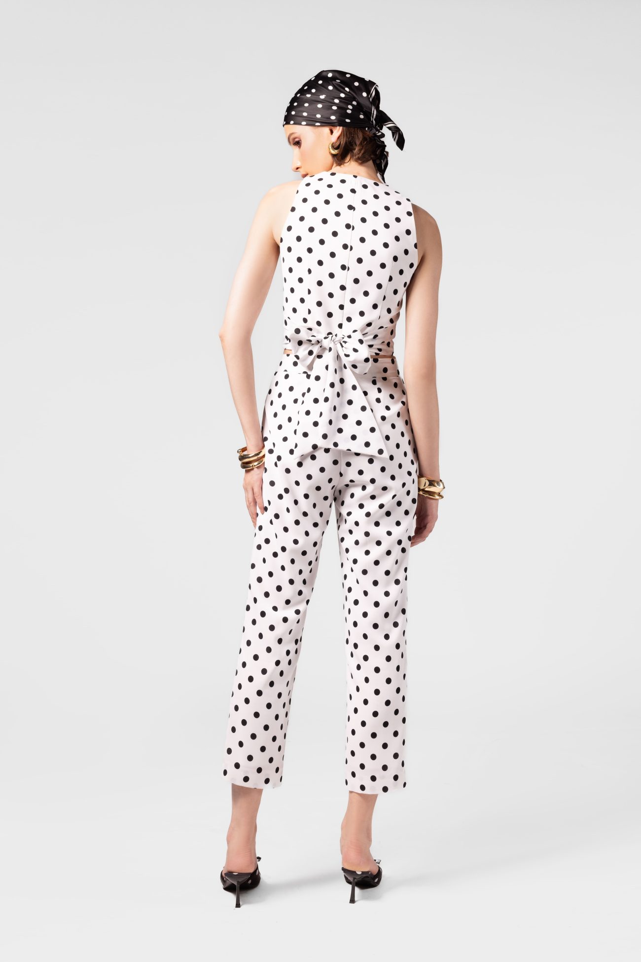Linen Polka Dot Cropped Capri Pants - Image 8